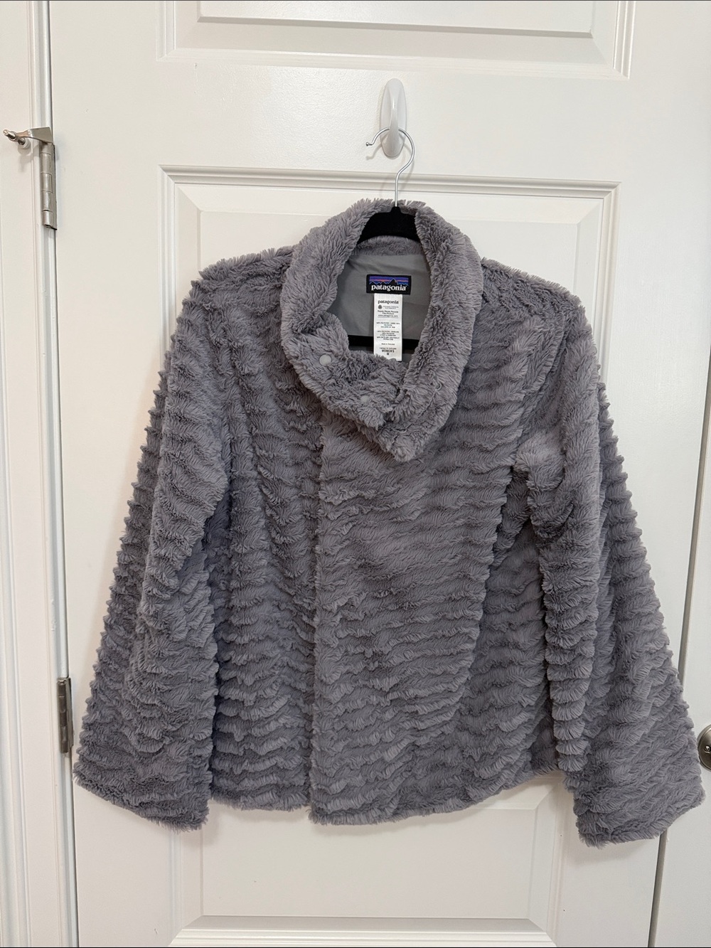 Patagonia Women's Medium Gray Plush Ribbed Teddy Jacket